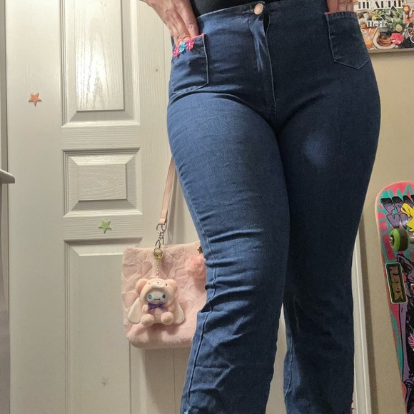 POLLY POCKET Y2K FLOWER POWER FLARE SLIT DENIM JEANS WITH FLOWER APPLIQUE - Picture 3 of 10